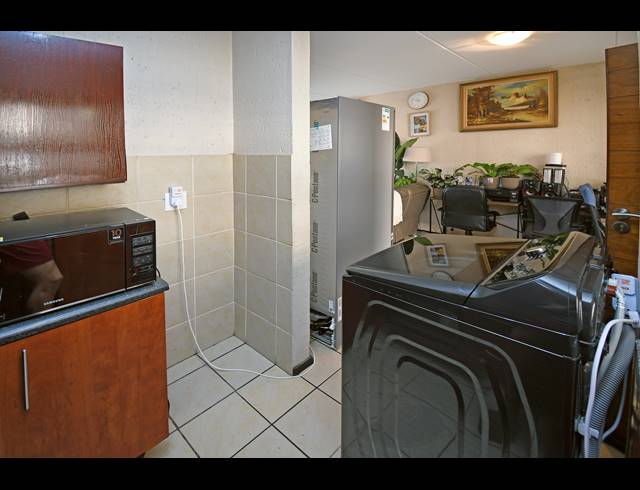 1 BEDROOM APARTMENT FOR SALE IN FERNDALE